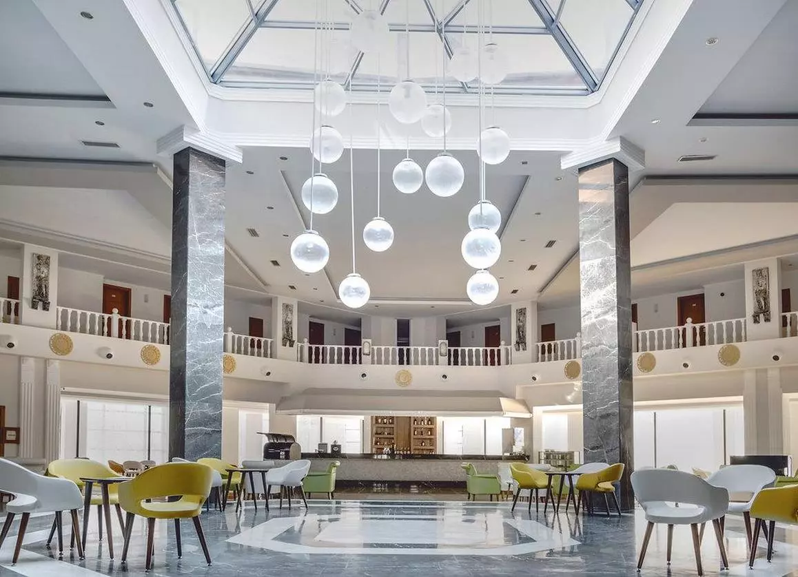 158900444 (Copy).jpg